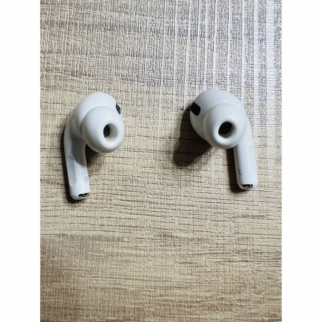 Apple(アップル)の【純正品】中古品　AirPods Pro エア　ポッズ　プロ　第1世代 スマホ/家電/カメラのオーディオ機器(ヘッドフォン/イヤフォン)の商品写真