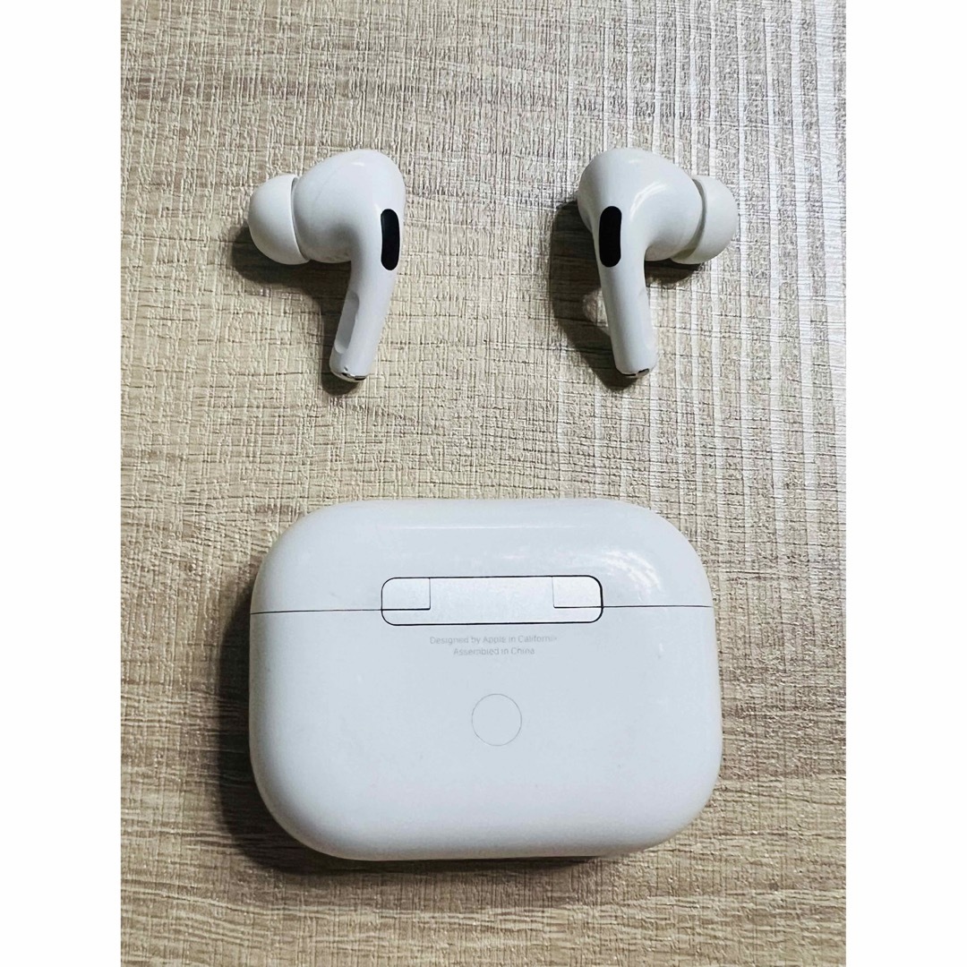 Apple(アップル)の【純正品】中古品　AirPods Pro エア　ポッズ　プロ　第1世代 スマホ/家電/カメラのオーディオ機器(ヘッドフォン/イヤフォン)の商品写真