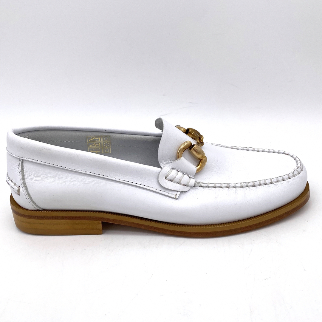 〈極美品〉ARTESANOS アルテサノス【23cm】ビットローファー  白 レディースの靴/シューズ(ローファー/革靴)の商品写真
