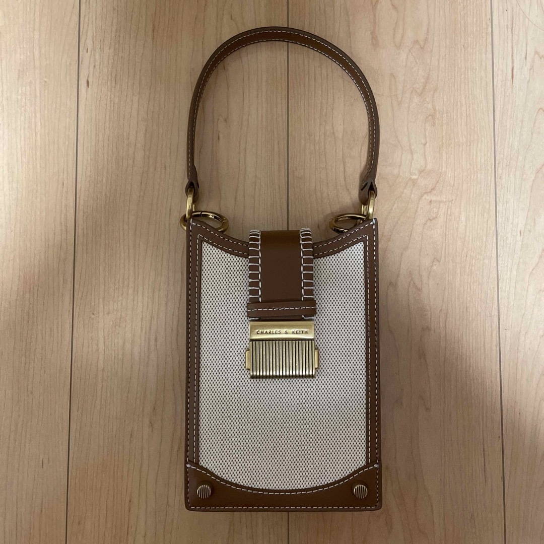 バッグCHARLES&KEITH ショルダーバッグ