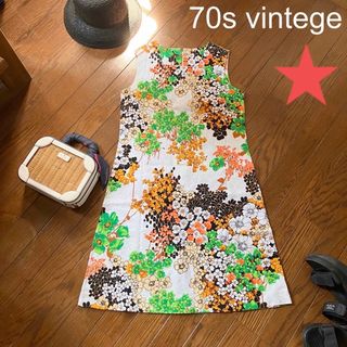 ★スクエアネックにノースリーブ  70s vintegeのストンと膝丈ワンピース(ひざ丈ワンピース)