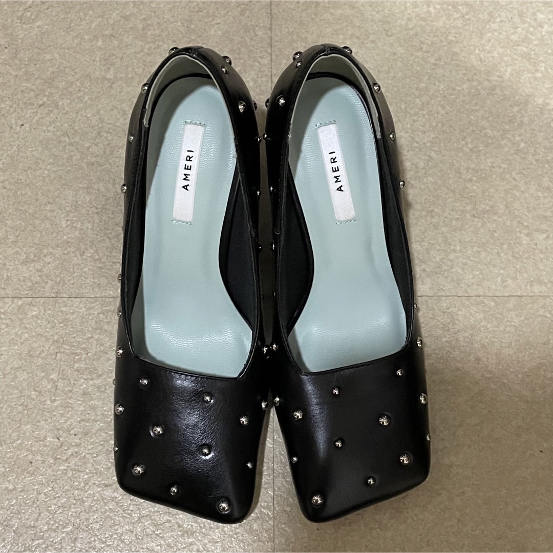 Ameri┊TRAPEZOID CUT STUDS PUMPS