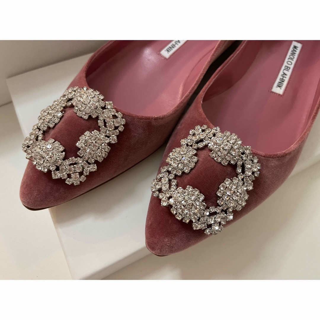 MANOLO BLAHNIK(マノロブラニク)の新品未使用！マノロブラニク ハンギシ Hangisi ベロア ピンク 37.5 レディースの靴/シューズ(ハイヒール/パンプス)の商品写真