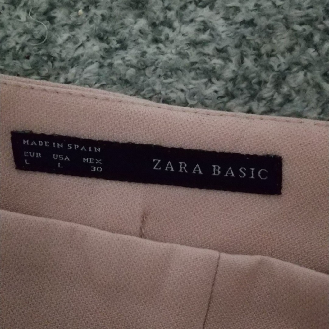 ZARA(ザラ)の55 ZARA BASIC サーモンピンク ショートパンツ ウエスト深め 可愛い レディースのパンツ(ショートパンツ)の商品写真