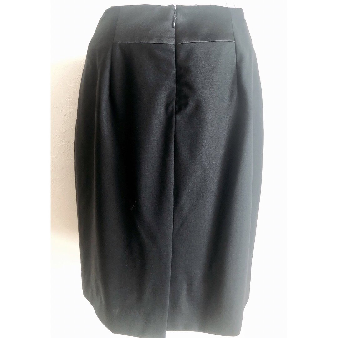 BCBGMAXAZRIA(ビーシービージーマックスアズリア)のBCBG MAXAZRIA黒 膝丈 プリーツ スカート レディースのスカート(ひざ丈スカート)の商品写真