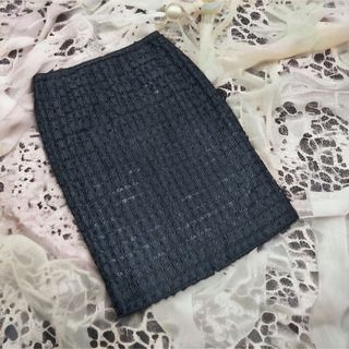 アースミュージックアンドエコロジー(earth music & ecology)のタイトスカート ネイビー オフィス着 1枚あると便利 刺繍 高見え(ひざ丈スカート)