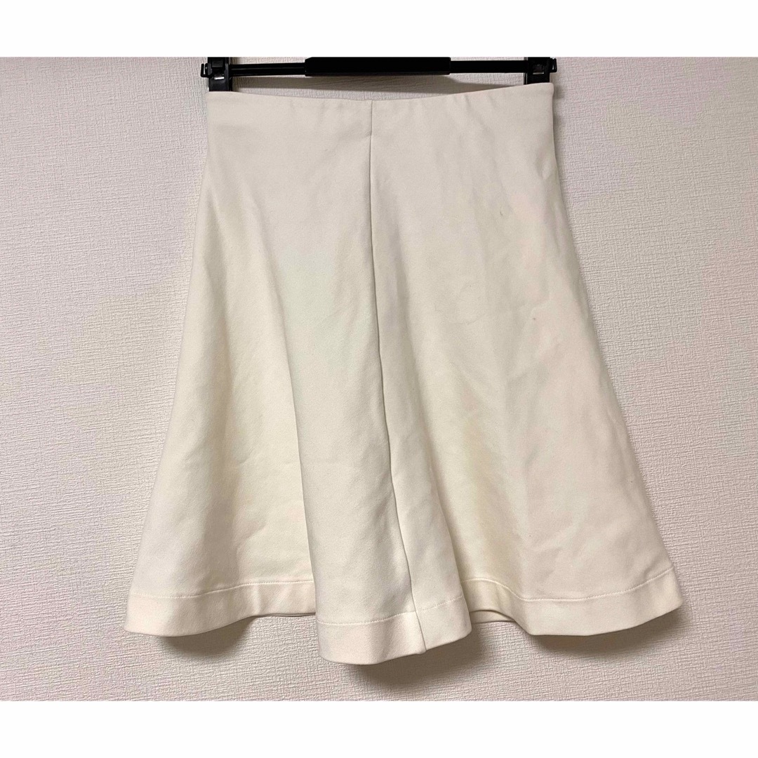UNIQLO(ユニクロ)のAラインスカート　ユニクロ　M アイボリー レディースのスカート(ひざ丈スカート)の商品写真
