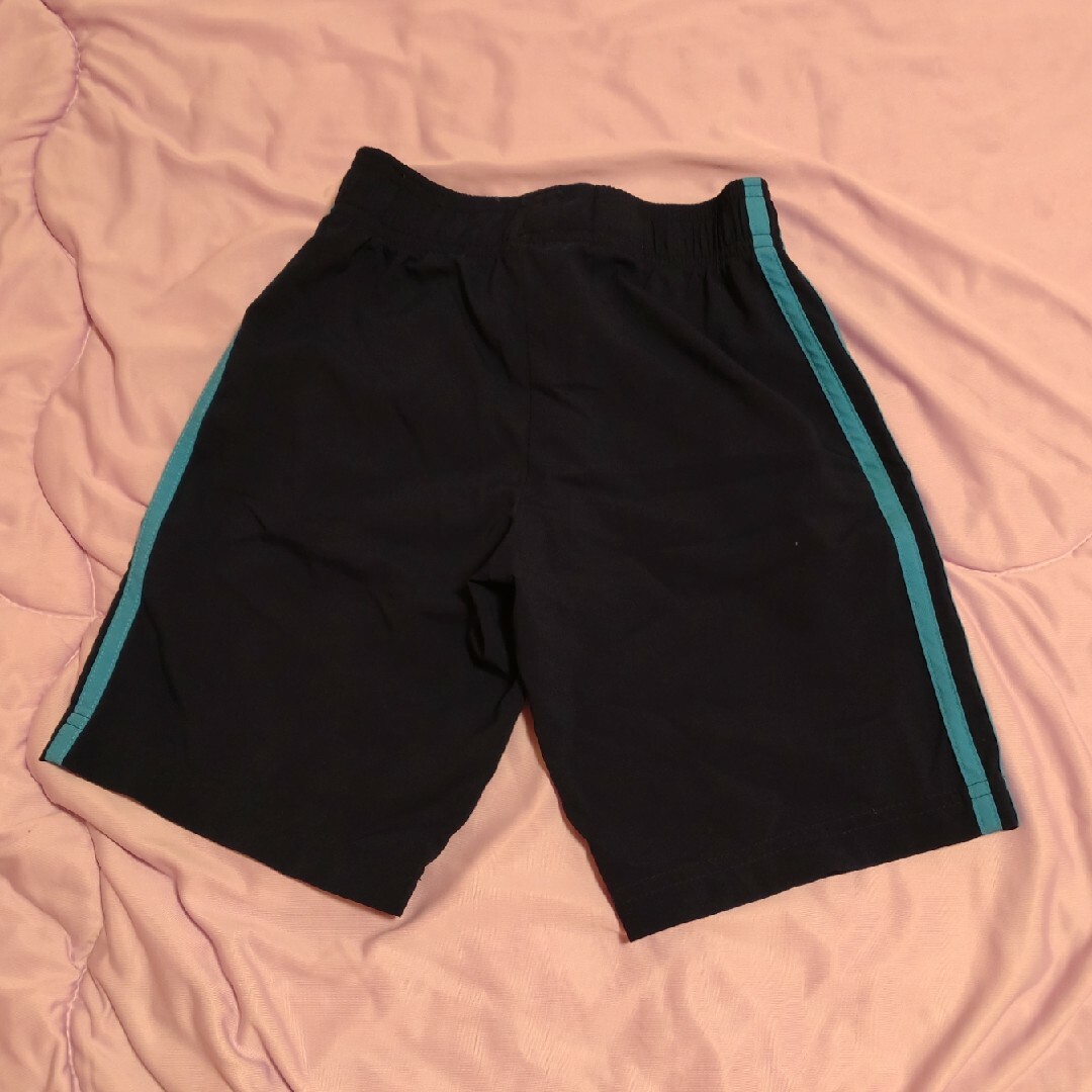 adidas(アディダス)のadidas　ハーフパンツ　110cm キッズ/ベビー/マタニティのキッズ服男の子用(90cm~)(パンツ/スパッツ)の商品写真