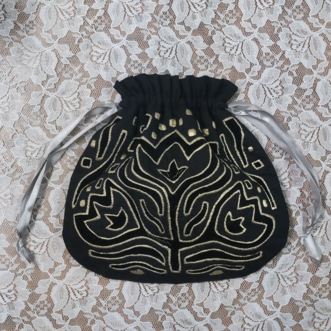 モラ刺繍  巾着 ハンドメイドの生活雑貨(雑貨)の商品写真