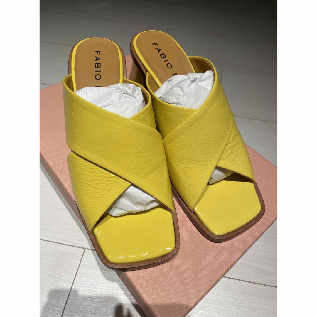 【新品】Fabio Rusconi イエロー サンダル 37 | フリマアプリ ラクマ FABIO RUSCONI サンダル ミュール 37サイズ 美品
