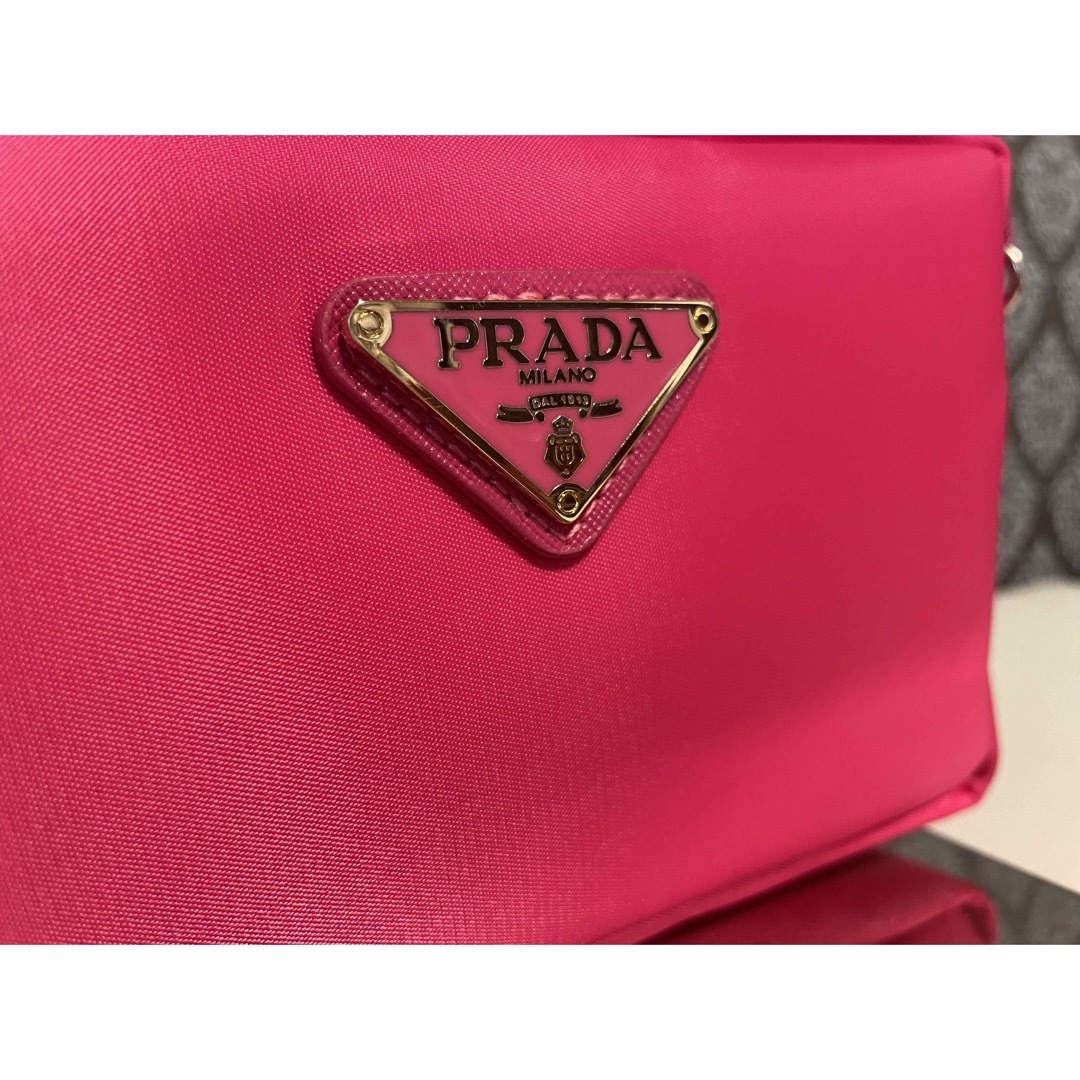 PRADA(プラダ)のPRADA プラダ　ショルダーバッグ　ピンク　新品　未使用　ノベルティ レディースのバッグ(クラッチバッグ)の商品写真