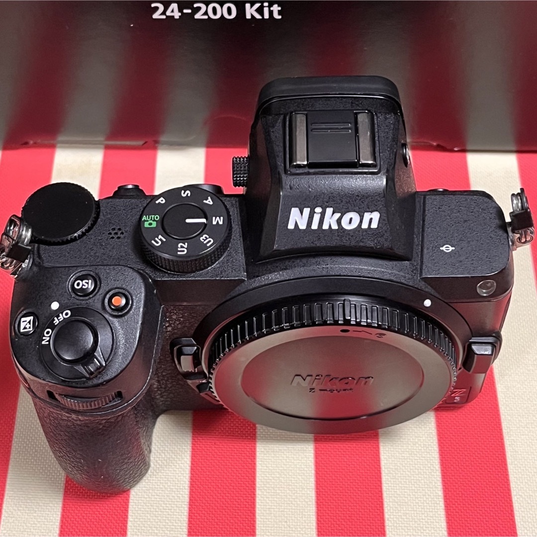 Nikon(ニコン)の中古品 Nikon Z5 24-200 レンズキット スマホ/家電/カメラのカメラ(ミラーレス一眼)の商品写真