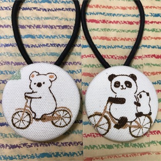自転車コアラさん・親子パンダさんヘアゴム2個セット(ファッション雑貨)
