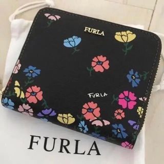 【新品】 フルラ 二つ折り 財布 ホワイト フラワー