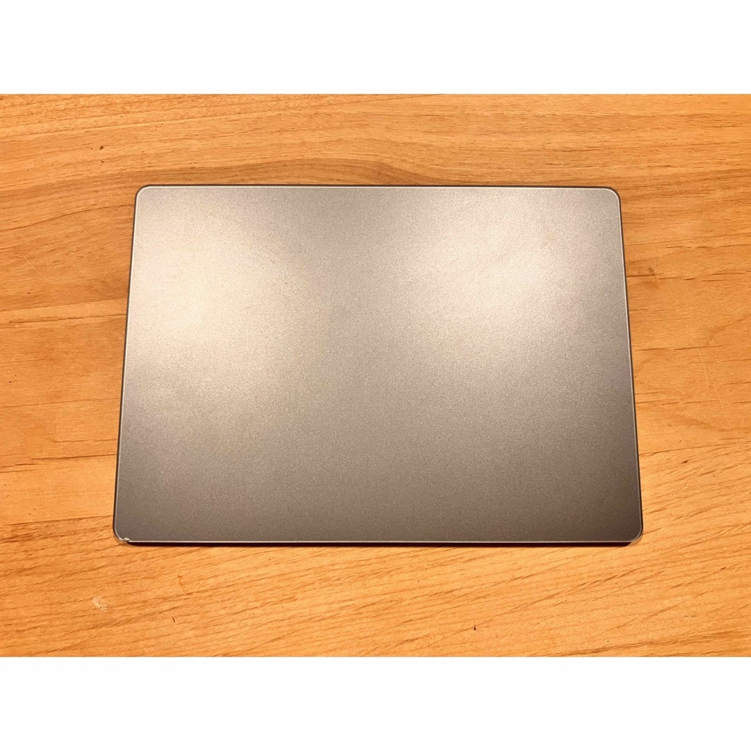 Magic Trackpad 2 Space Gray MRMF2J/A スマホ/家電/カメラのPC/タブレット(PC周辺機器)の商品写真