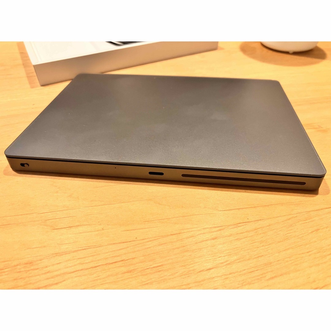 Magic Trackpad 2 Space Gray MRMF2J/A スマホ/家電/カメラのPC/タブレット(PC周辺機器)の商品写真