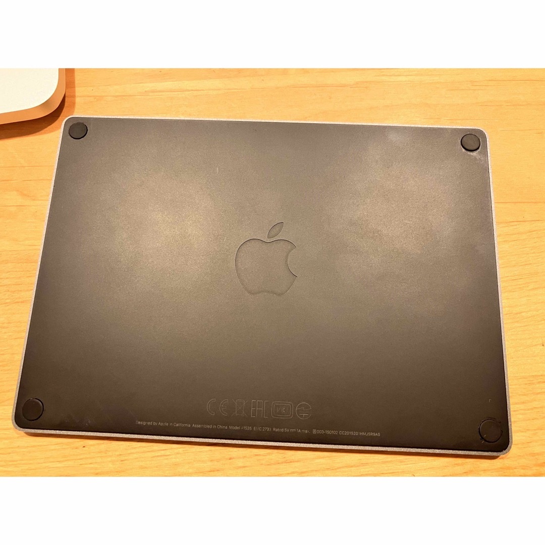 Magic Trackpad 2 Space Gray MRMF2J/A スマホ/家電/カメラのPC/タブレット(PC周辺機器)の商品写真