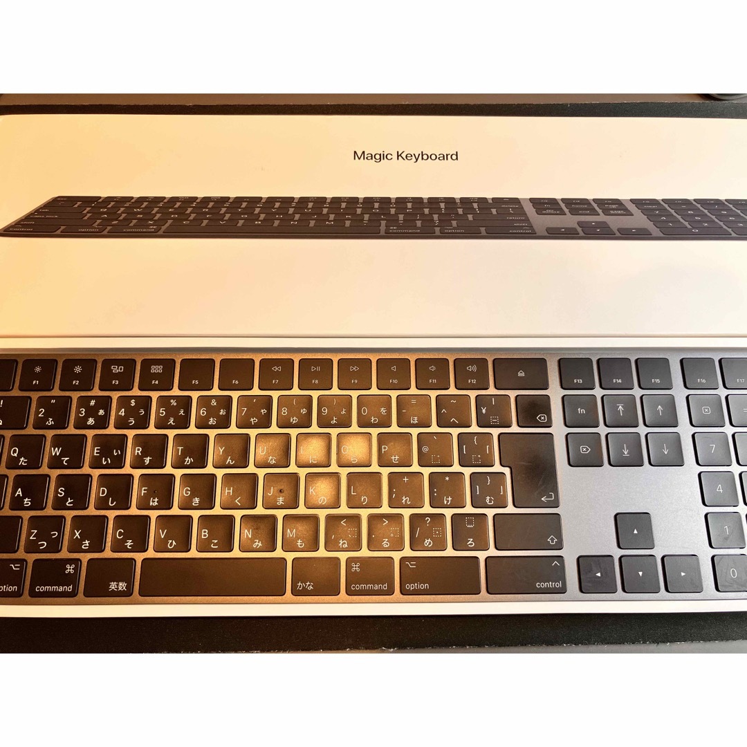 Magic Keyboard with Numeric Keypad スマホ/家電/カメラのPC/タブレット(PC周辺機器)の商品写真