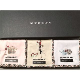 バーバリー(BURBERRY)の♪【新品未使用 専用箱付き】BURBERRY 刺繍入りハンカチ 3枚セット♪(ハンカチ)