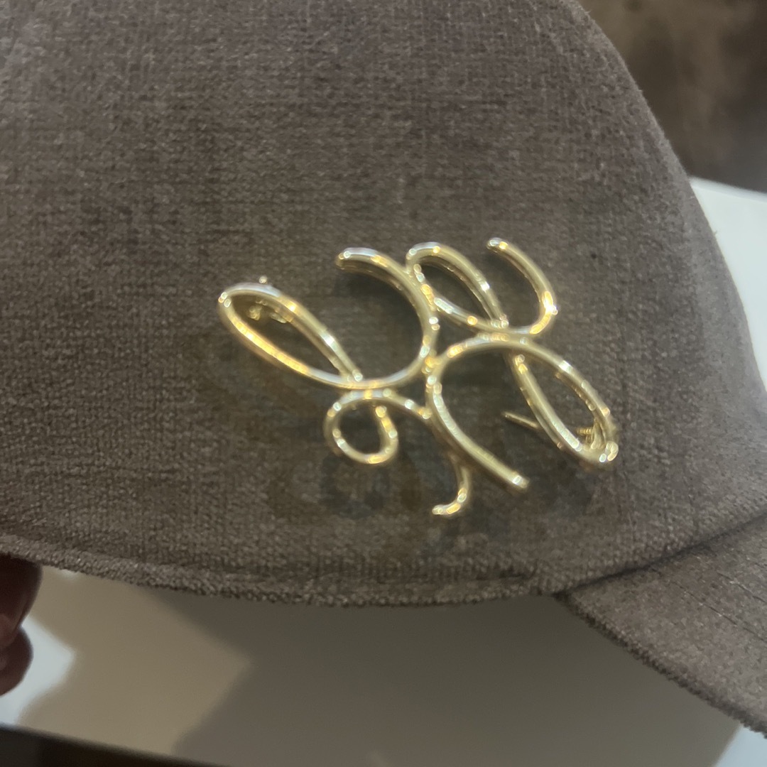 スナイデルブローチ付きキャップ新品