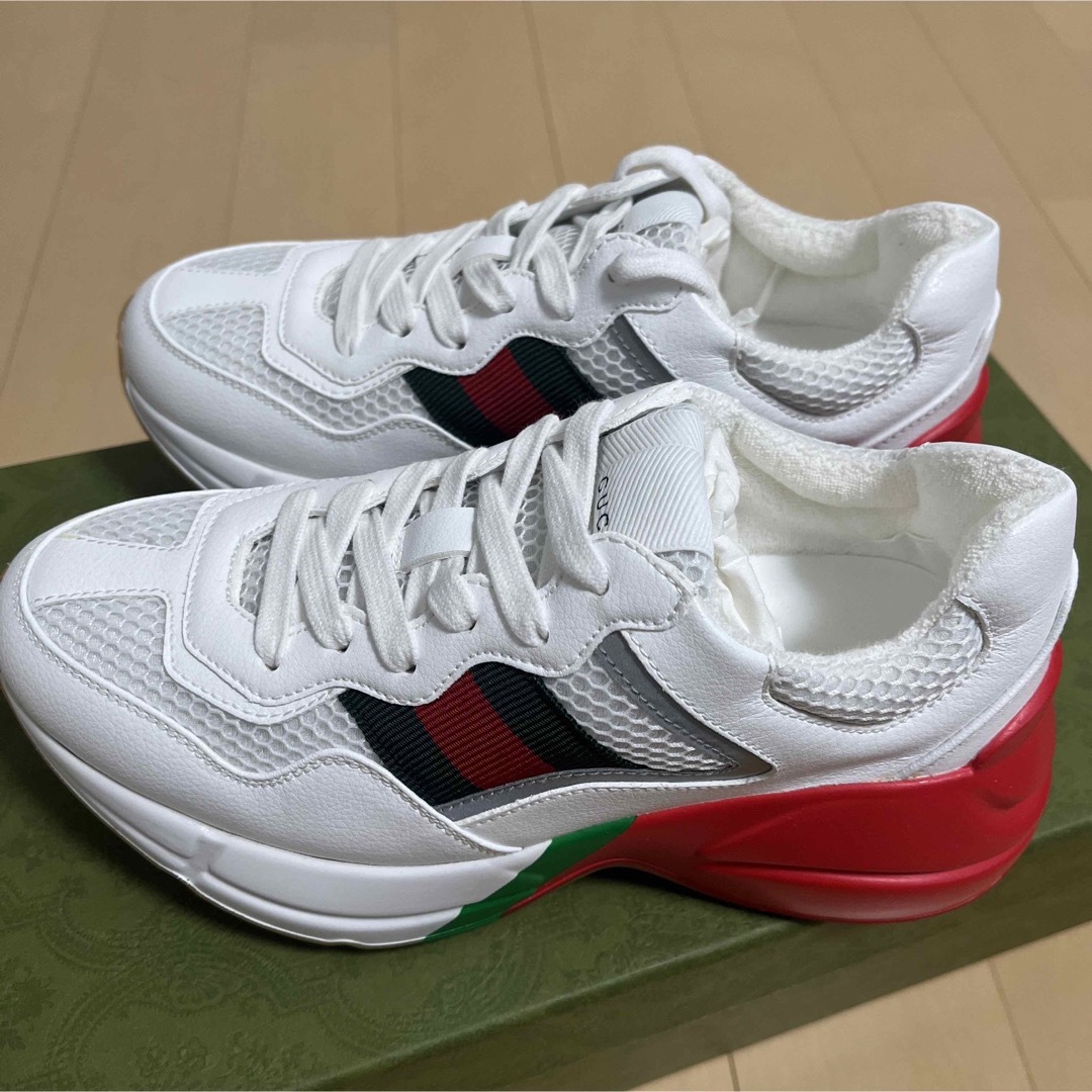 Gucci(グッチ)の新品　グッチ GUCCI ライトンスニーカー　レディース　35+ 22.5㎝希少 レディースの靴/シューズ(スニーカー)の商品写真