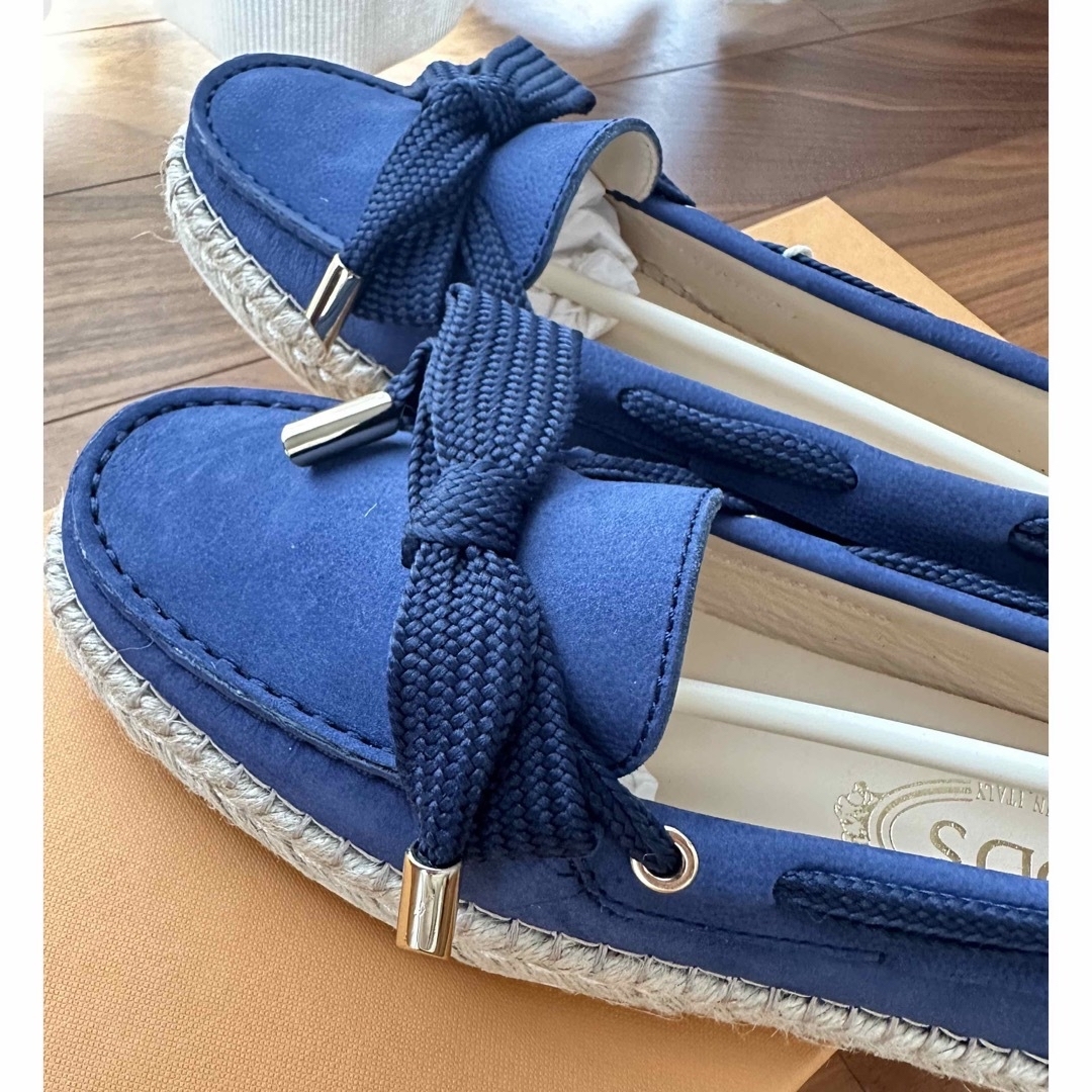 TOD'S(トッズ)の新品未使用！トッズ　モカシン レディースの靴/シューズ(スリッポン/モカシン)の商品写真