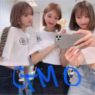 FENDI(ショート ・ Tシャツ(半袖/袖なし))のフリマアイテム一覧 FENDI(ショート ・ Tシャツ(半袖/袖なし))のフリマアイテム一覧