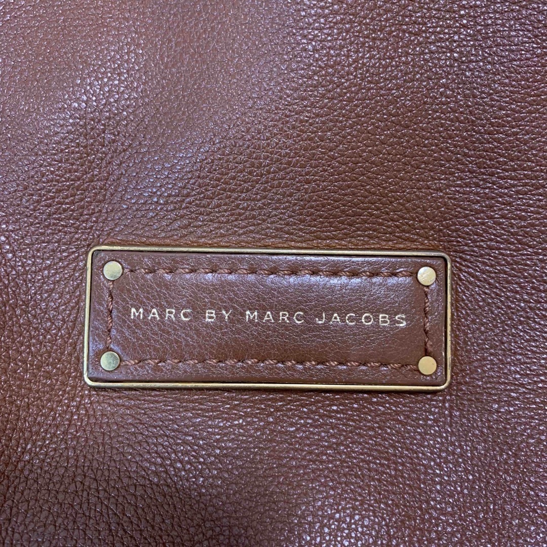 MARC BY MARC JACOBS(マークバイマークジェイコブス)のMARC BY MARCJACOBSトートバッグ　マークジェイコブス　皮　バッグ レディースのバッグ(トートバッグ)の商品写真