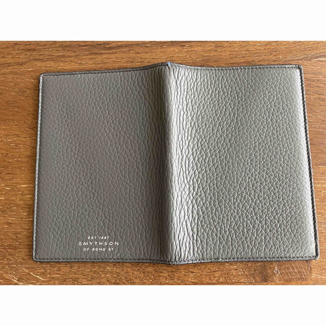 Smythson(スマイソン)のSMYTHSON Ludlowレザーパスポートカバー インテリア/住まい/日用品の日用品/生活雑貨/旅行(旅行用品)の商品写真