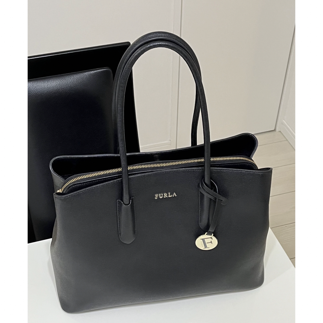 Furla - 新品同様の美品☆A4クリアフォルダが入る☆フルラ黒トート ...