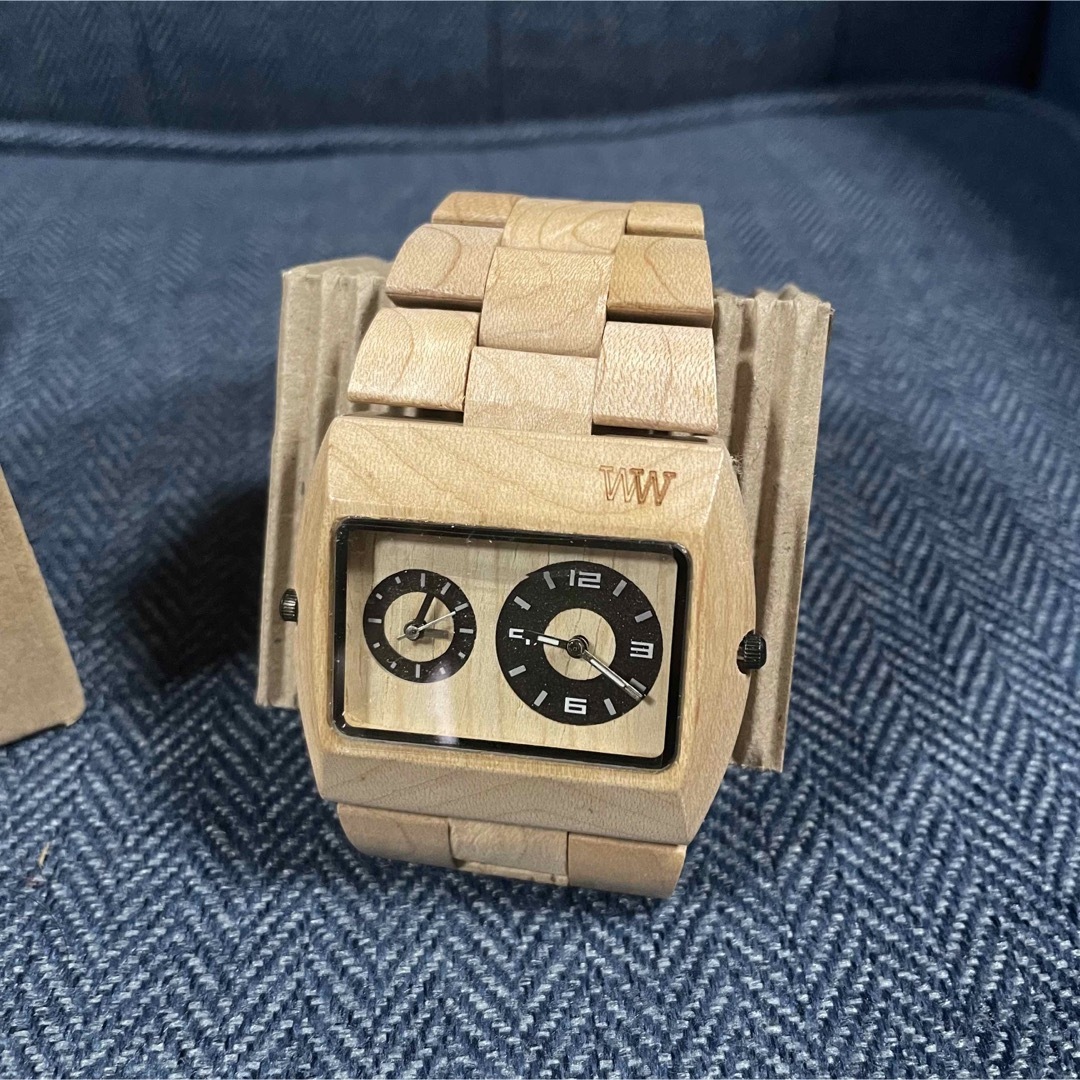 WEWOOD(ウィーウッド)の希少 WE WOOD スクエア木製腕時計 男女兼用 メンズの時計(腕時計(アナログ))の商品写真