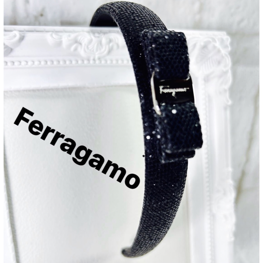 フェラガモ　Ferragamo ヴァラ　カチューシャ　スパンコール