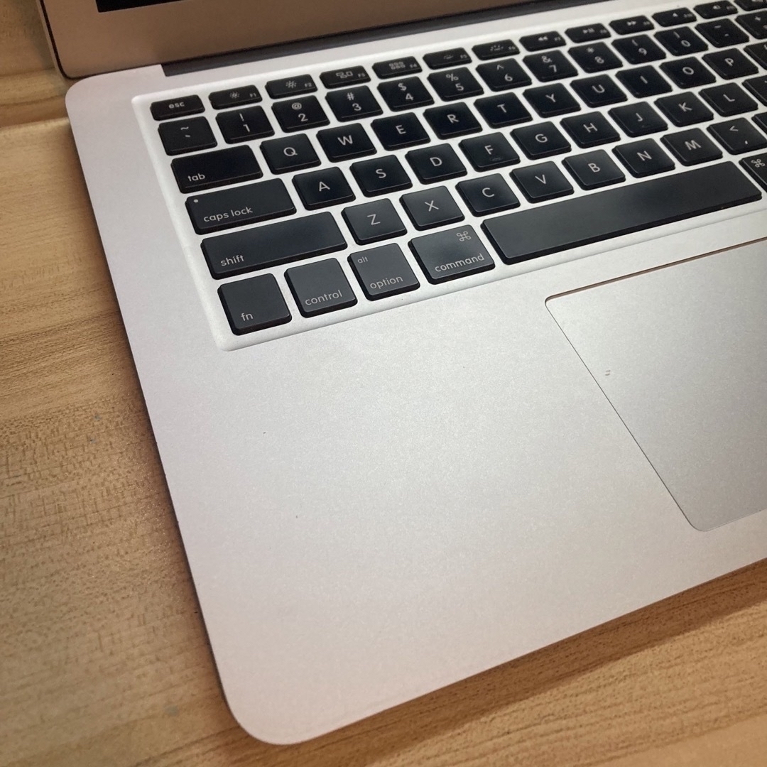 MacBook Air Mid 2013 本体 純正充電器付き