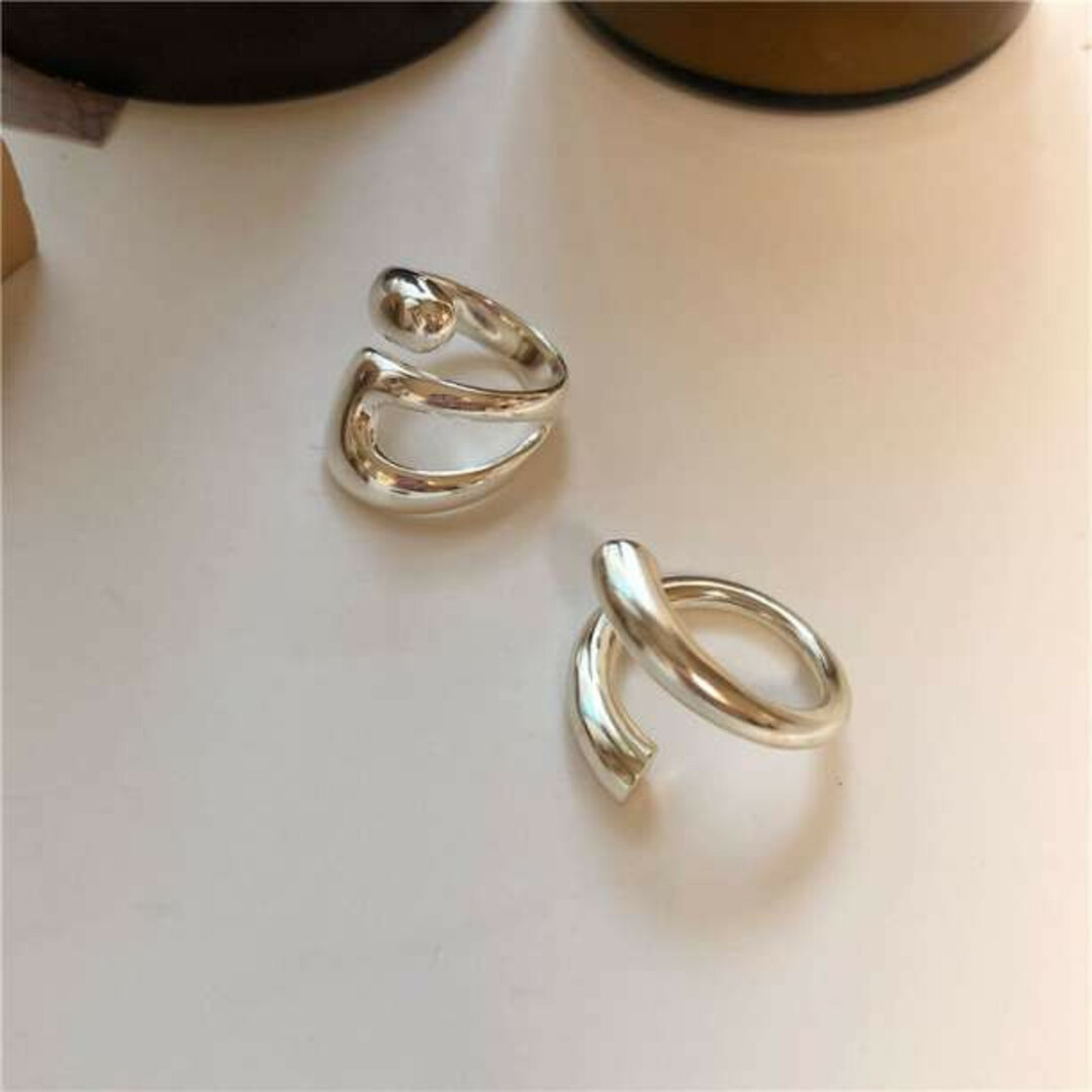 シルバーリング 太め ２個セット　指輪 フリーサイズ メンズレディース 重ね付け レディースのアクセサリー(リング(指輪))の商品写真