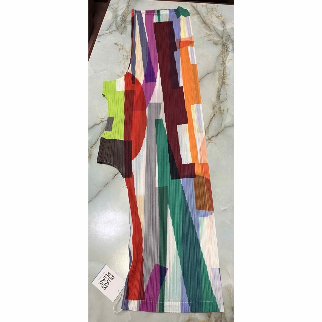PLEATS PLEASE ISSEY MIYAKE - 【30周年記念5月新作】 PATH 横プリーツ