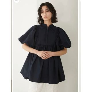 ドゥロワー(Drawer)の【完売品】ellie  2WAYハーフボリュームスリーブブラウス【NAVY】(シャツ/ブラウス(半袖/袖なし))