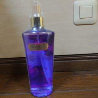 ヴィクトリアズシークレット(Victoria's Secret)の【未開封】Victoria'sSecret　LOVE SPELL(香水(女性用))