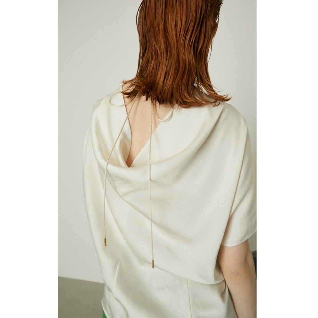 RIM.ARK(リムアーク)のRIM.ARK Back drape gloss tops レディースのトップス(シャツ/ブラウス(半袖/袖なし))の商品写真