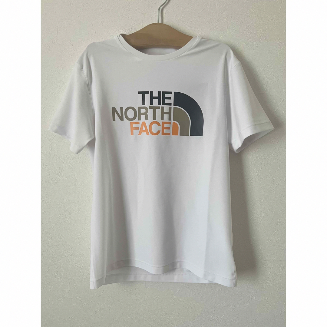 THE NORTH FACE(ザノースフェイス)の新品タグ付 ノースフェイス キッズ Sunshade Tee 150cm キッズ/ベビー/マタニティのキッズ服男の子用(90cm~)(Tシャツ/カットソー)の商品写真