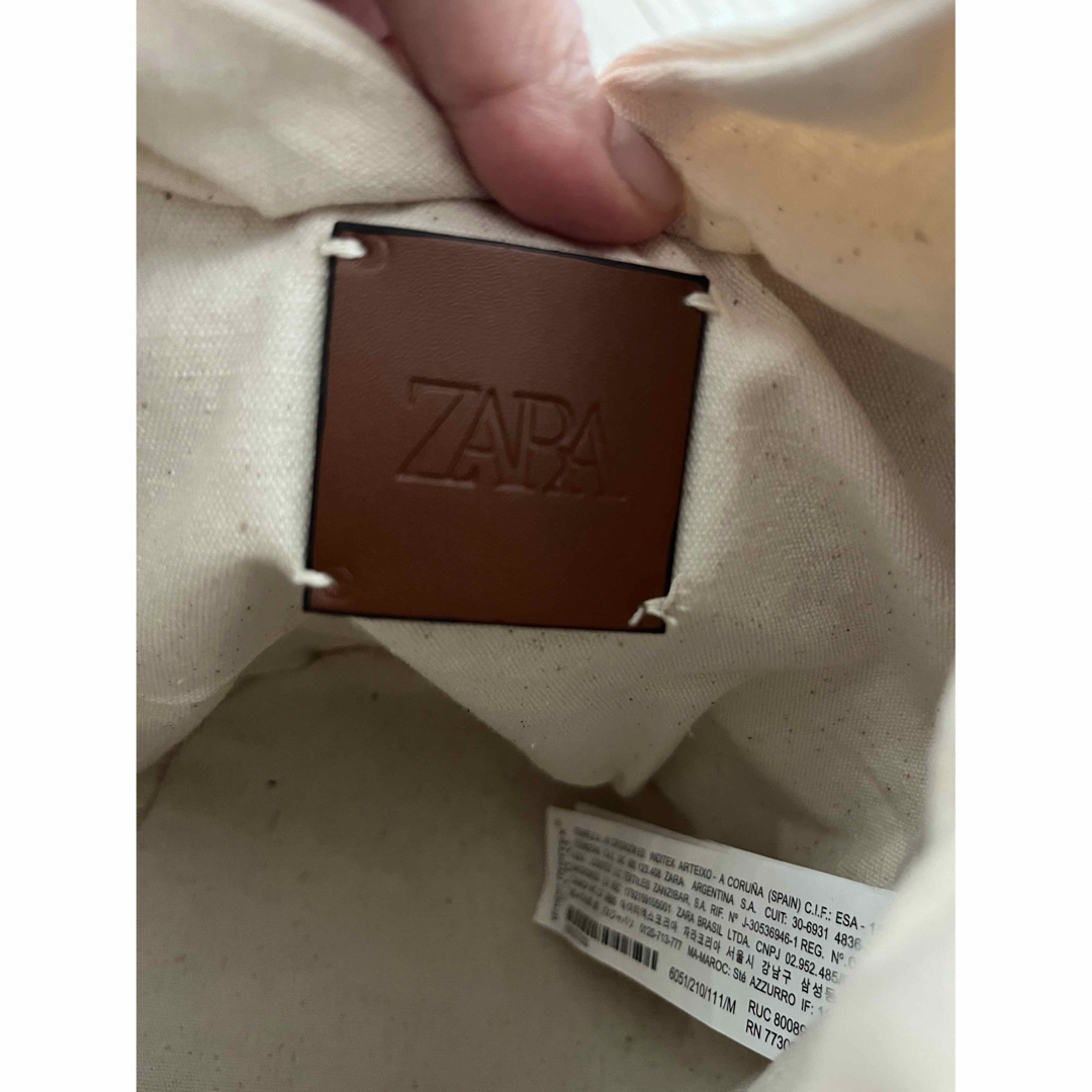 ZARA(ザラ)の【一度使用のみ】ZARA カゴバック レディースのバッグ(かごバッグ/ストローバッグ)の商品写真