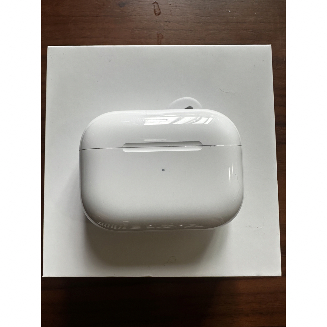 Apple(アップル)のAirPods pro 第2世代 ケースと左のみ スマホ/家電/カメラのオーディオ機器(ヘッドフォン/イヤフォン)の商品写真