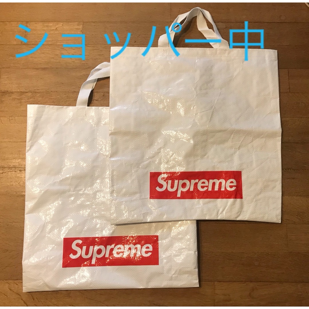 Supreme(シュプリーム)のsupreme ショッパー 大×1枚 中×2枚 小×1枚 ステッカー ５枚セット メンズのメンズ その他(その他)の商品写真