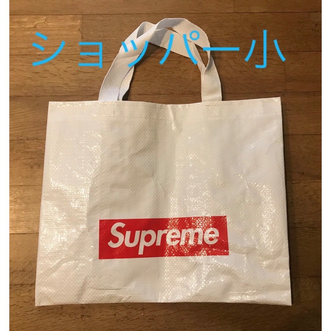 Supreme(シュプリーム)のsupreme ショッパー 大×1枚 中×2枚 小×1枚 ステッカー ５枚セット メンズのメンズ その他(その他)の商品写真