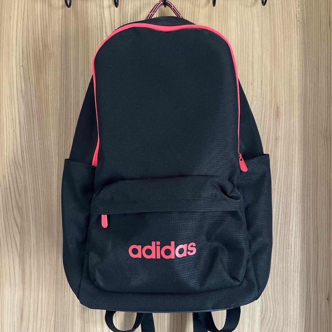 adidas(アディダス)のadidas リュック 新品未使用 レディースのバッグ(リュック/バックパック)の商品写真