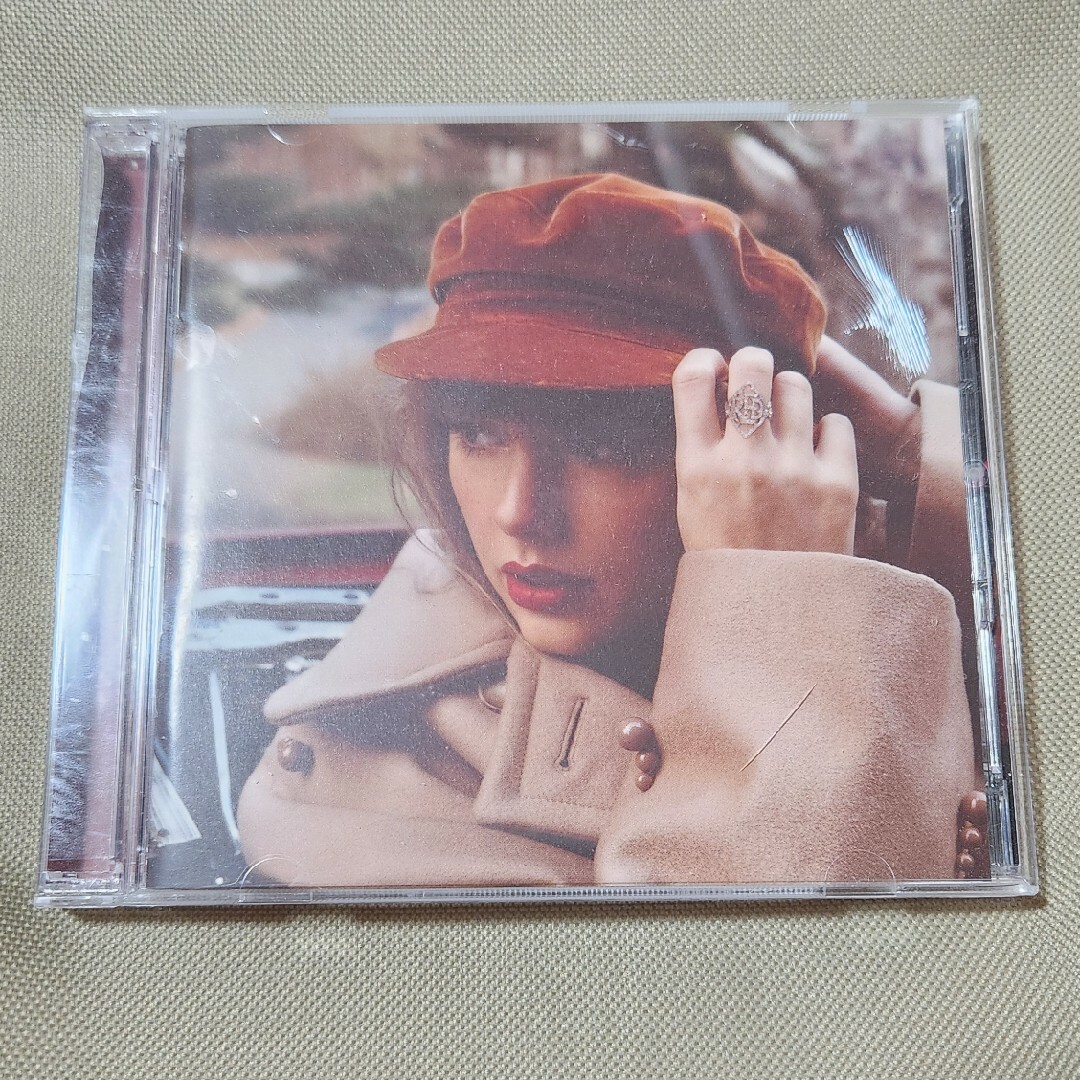 専用Taylor Swift RED (Taylor's Version) CD エンタメ/ホビーのCD(ポップス/ロック(洋楽))の商品写真