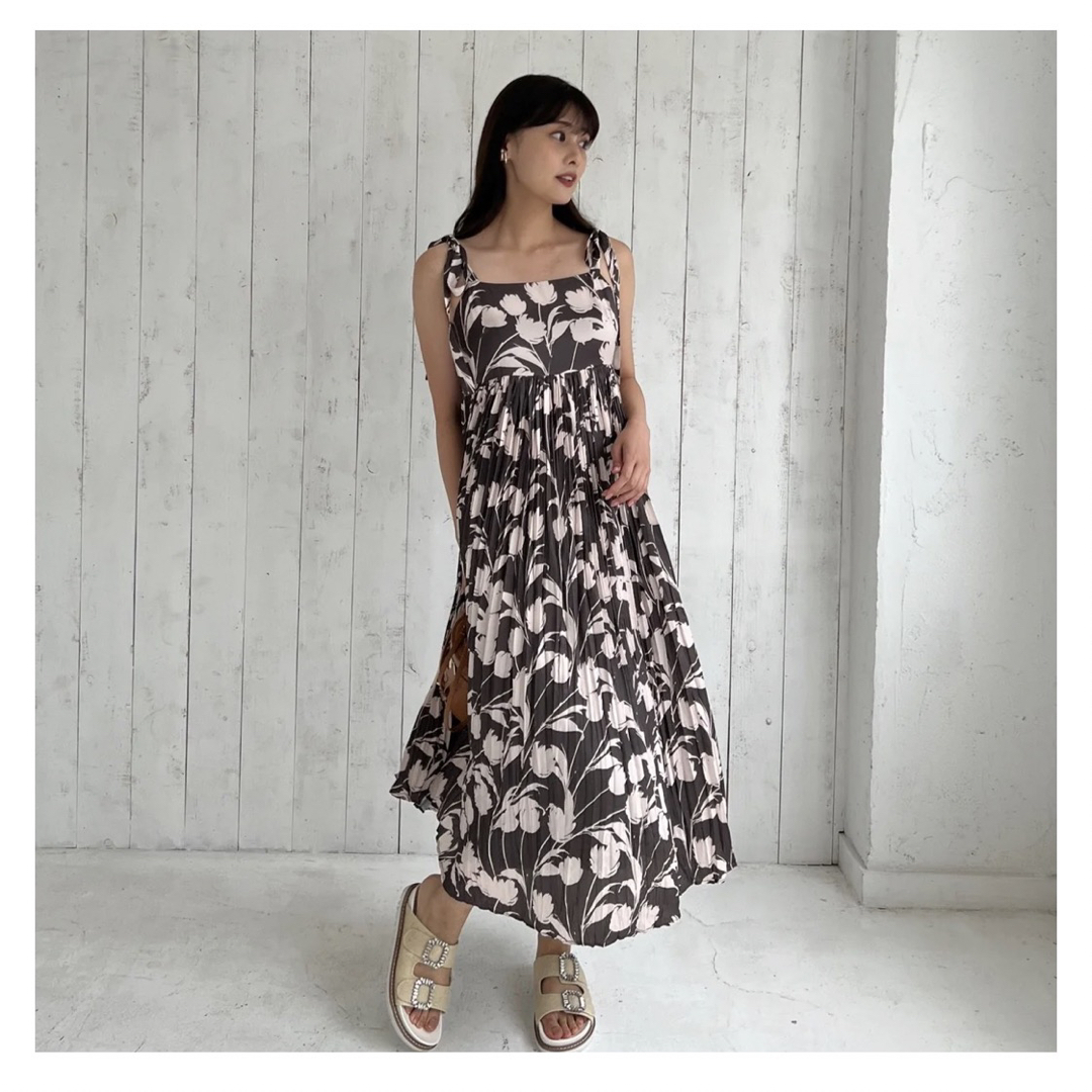 Her lip to - 【値下❣️】Floral Pleated Satin Cami Dressの通販 by 