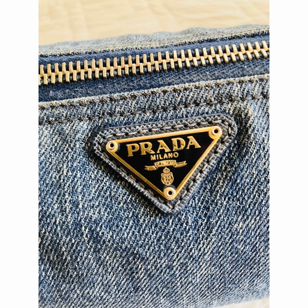 PRADA(プラダ)の♡プラダ♡ヴィンテージっぽいオシャレなデニムポーチ レディースのファッション小物(ポーチ)の商品写真