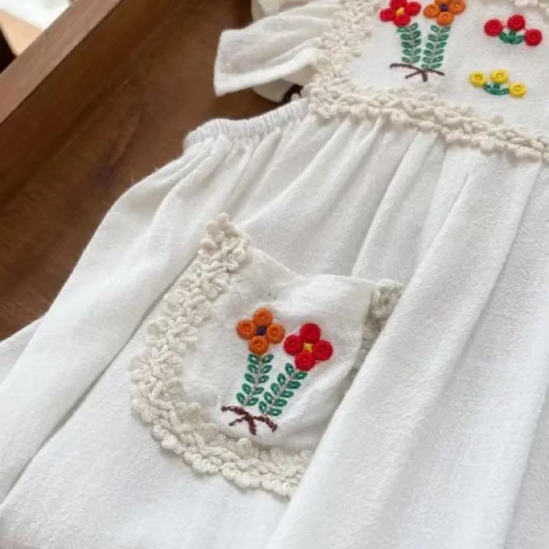 刺繍 花  ワンピース フリル レース 女の子 100 夏 キッズ/ベビー/マタニティのキッズ服女の子用(90cm~)(ワンピース)の商品写真