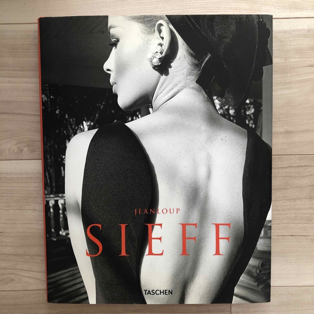 Yves Saint Laurent - JEANLOUP SIEFF ジャンルーシーフTASCHEN25周年