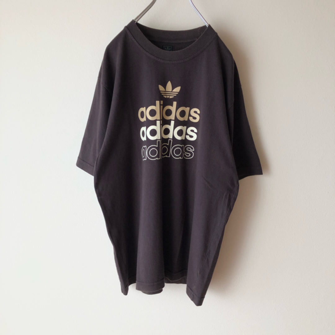 adidas(アディダス)の【雰囲気抜群】 古着 adidas 3段プリント トレフォイルロゴ  Tシャツ メンズのトップス(Tシャツ/カットソー(半袖/袖なし))の商品写真